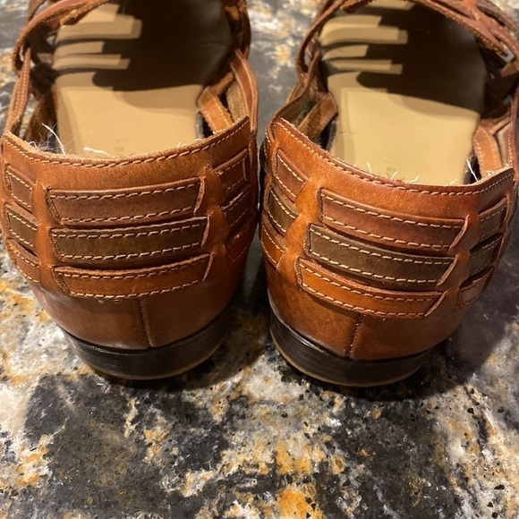 Womens Cabin Creek solid brown strappy slip on Lester sandals size 10M - Picture 4 of 5